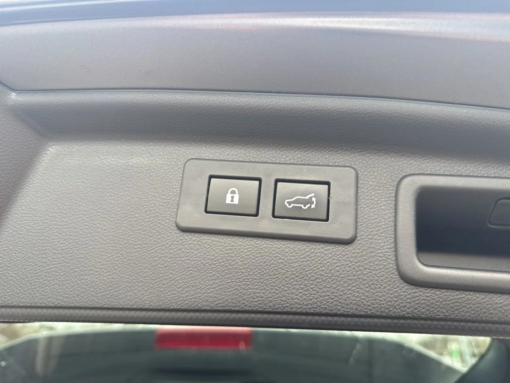 Used 2022 Gray Subaru Touring image 28