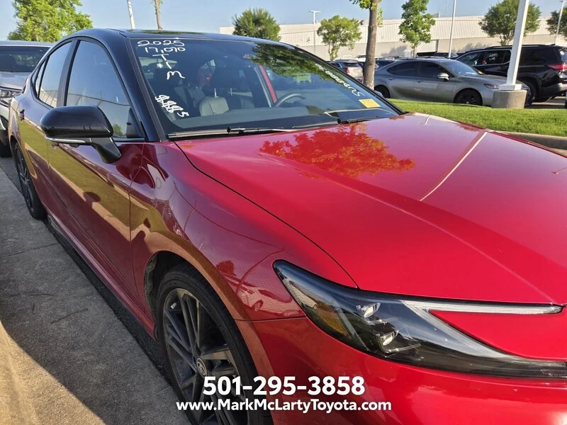 Used 2025 RED/BLACK TOP TOYOTA XSE image 4