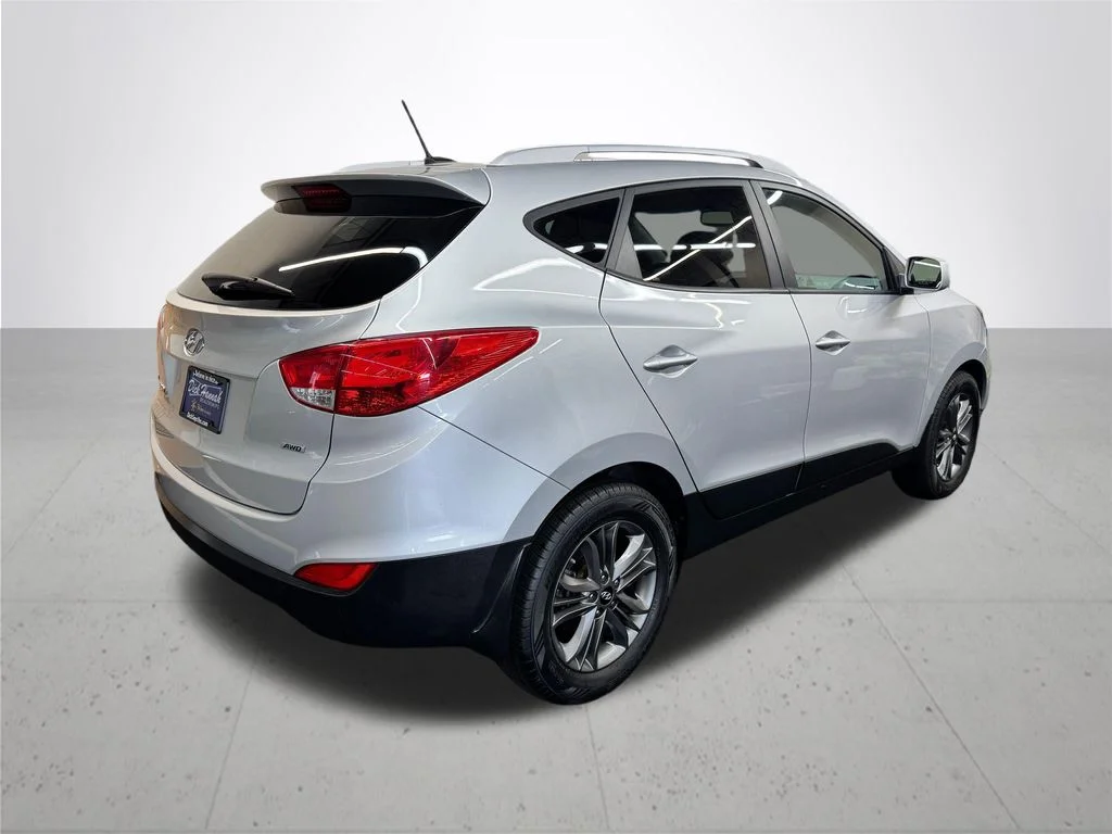 Used 2014 Silver Hyundai SE image 8