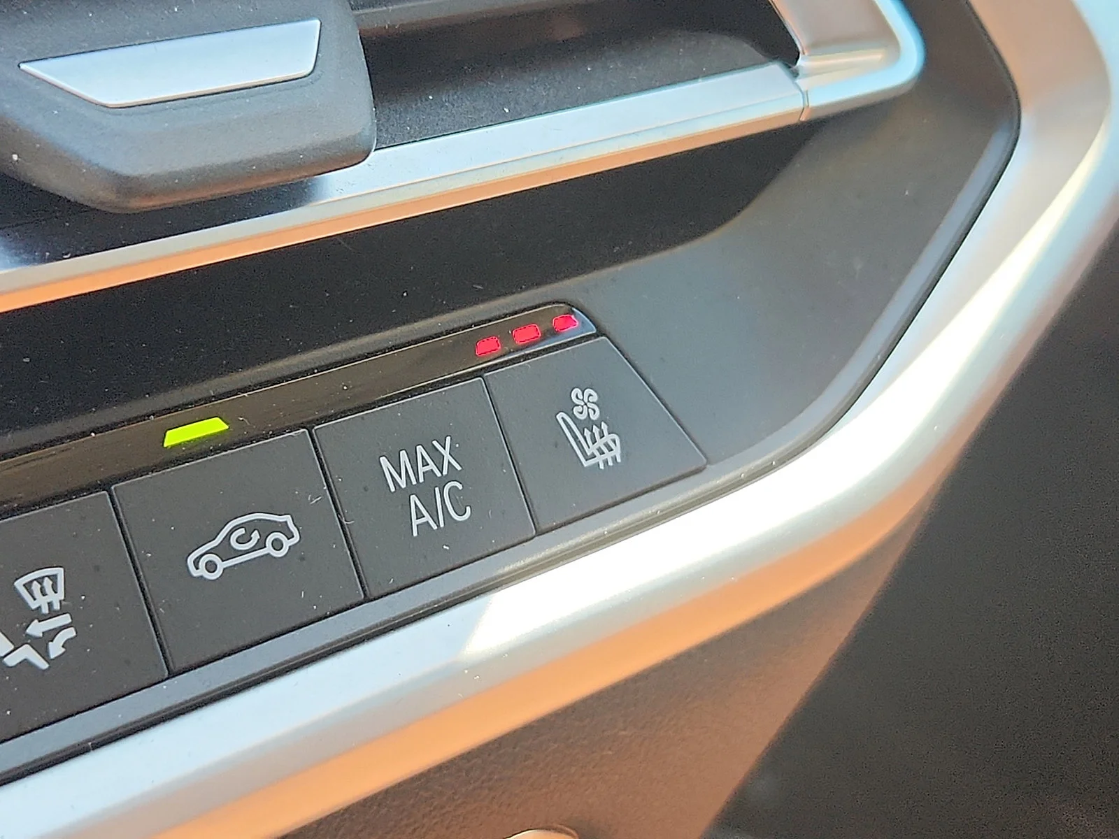 Used 2019 Black BMW xDrive40i image 26