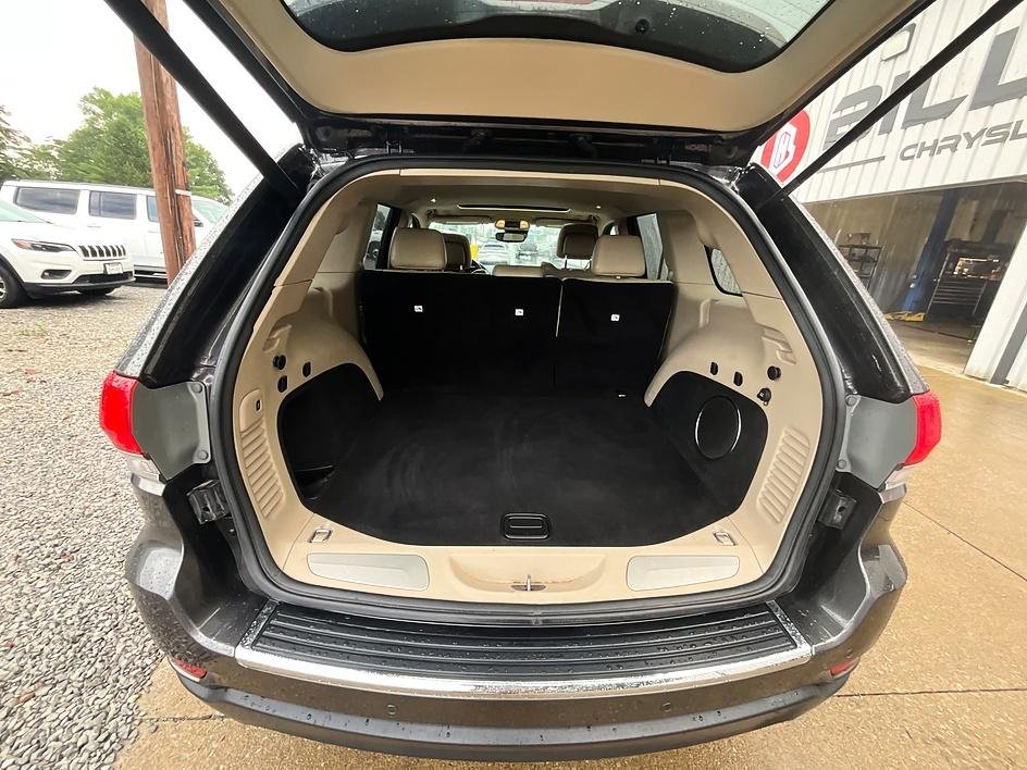 Used 2019 Gray Jeep Limited image 7