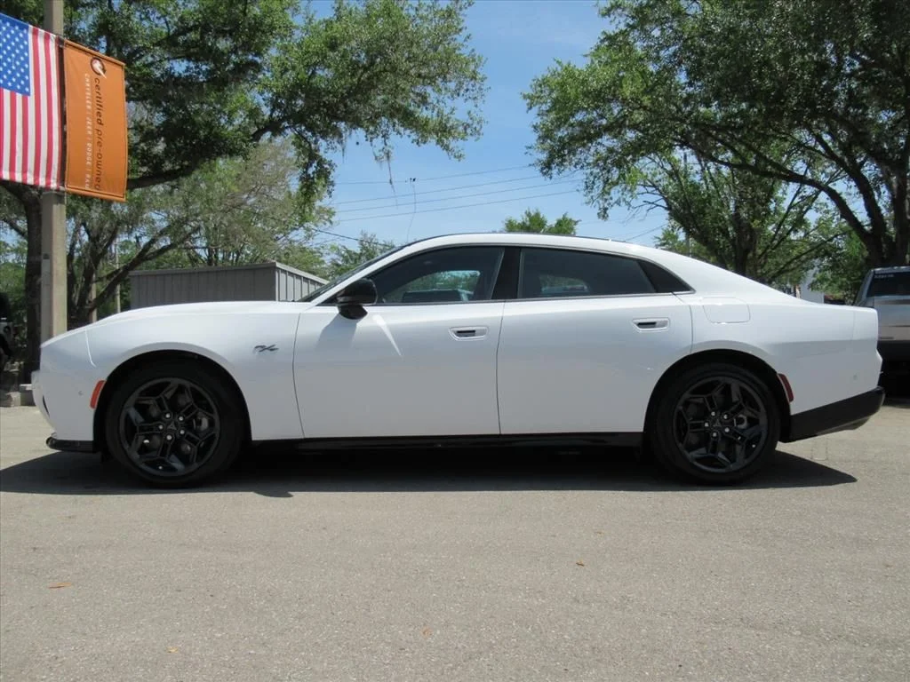 New 2026 White Knuckle Exterior Paint Dodge R/T image 4