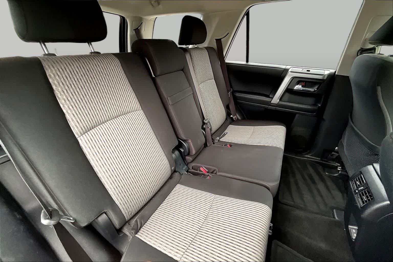 Used 2023 Classic Silver Metallic Toyota SR5 image 19