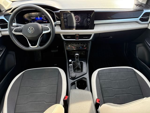 Used 2025  Volkswagen 1.5T SE image 12