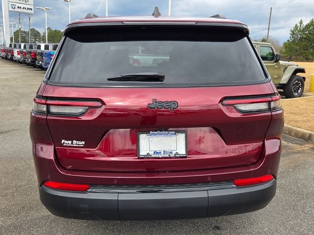 New 2024 Velvet Red Pearl-Coat Exterior Paint Jeep Altitude X image 13