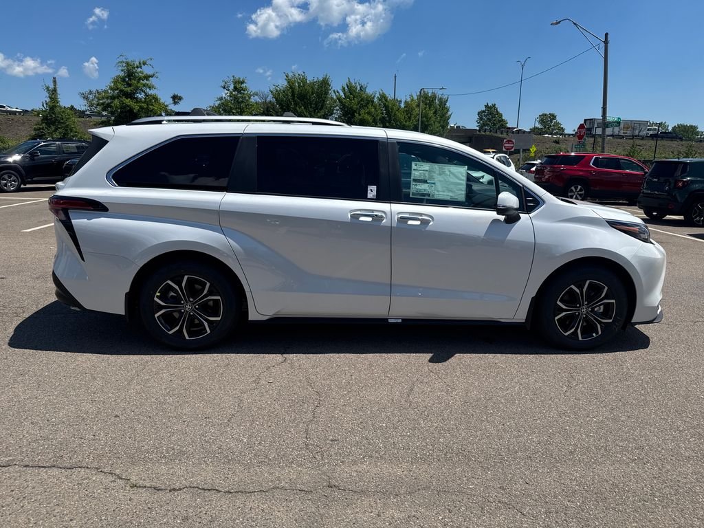 New 2026 Wind Chill Pearl Toyota Platinum image 11