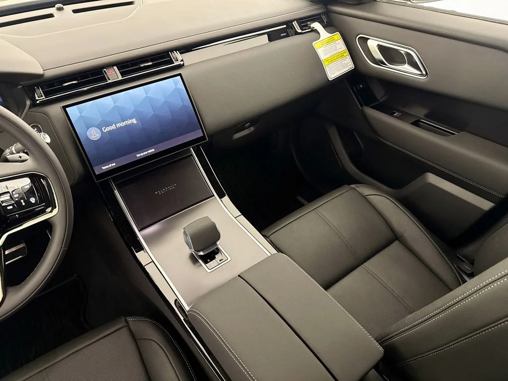 New 2026 Santorini Black Land Rover Belgravia Edition image 23