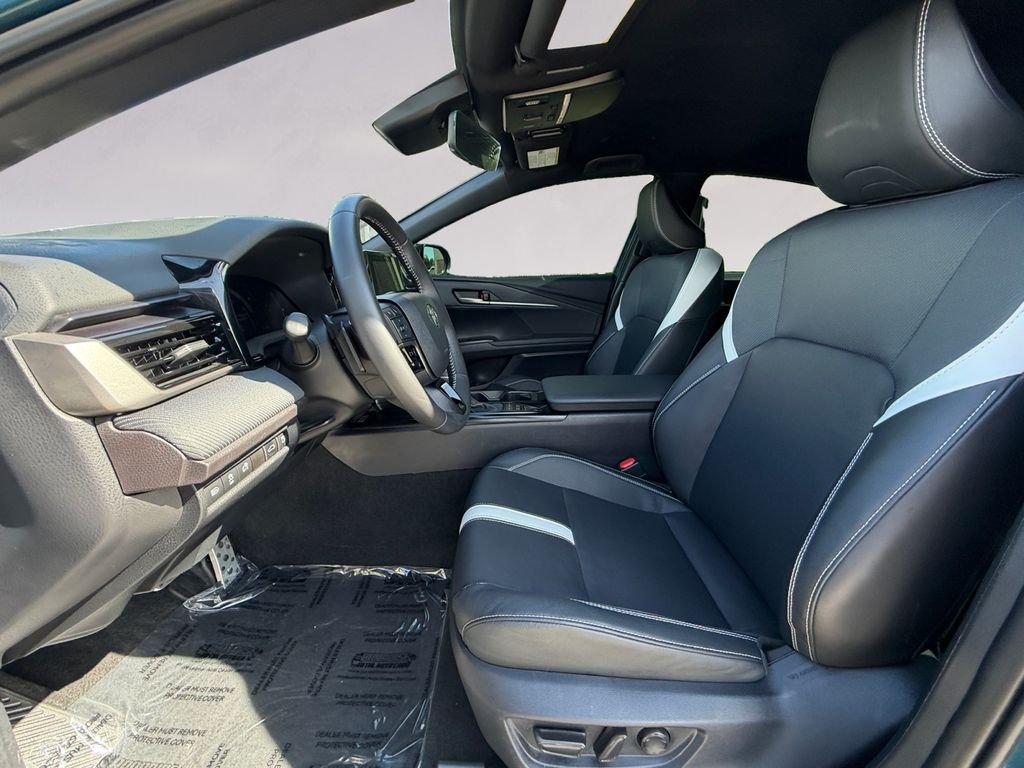 Used 2025  Toyota SE image 10