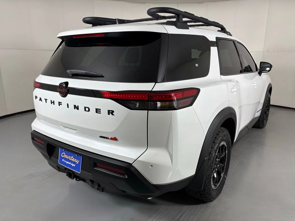 New 2026 Everest White Pearl TriCoat Nissan Rock Creek® image 8