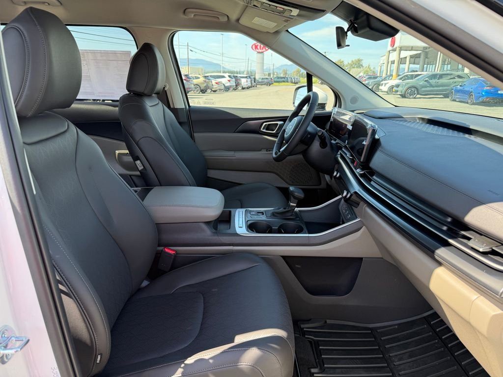 New 2026 Snow White Pearl Kia LXS image 12