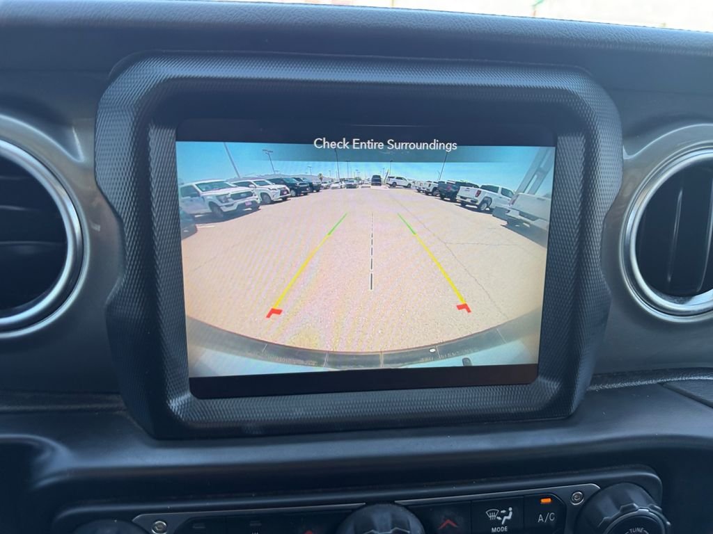 Used 2023 White Jeep Sahara image 22