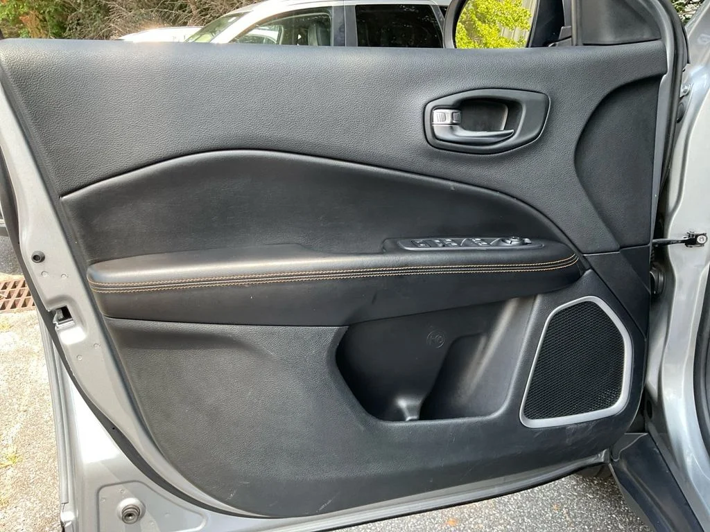 Used 2021 Silver Jeep Limited image 31