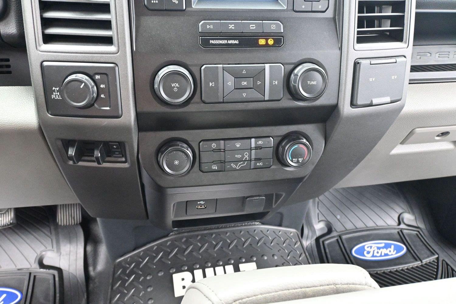 Used 2022 Oxford White Ford XL image 24