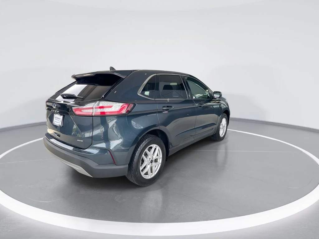 Used 2023 Blue Ford SEL image 8