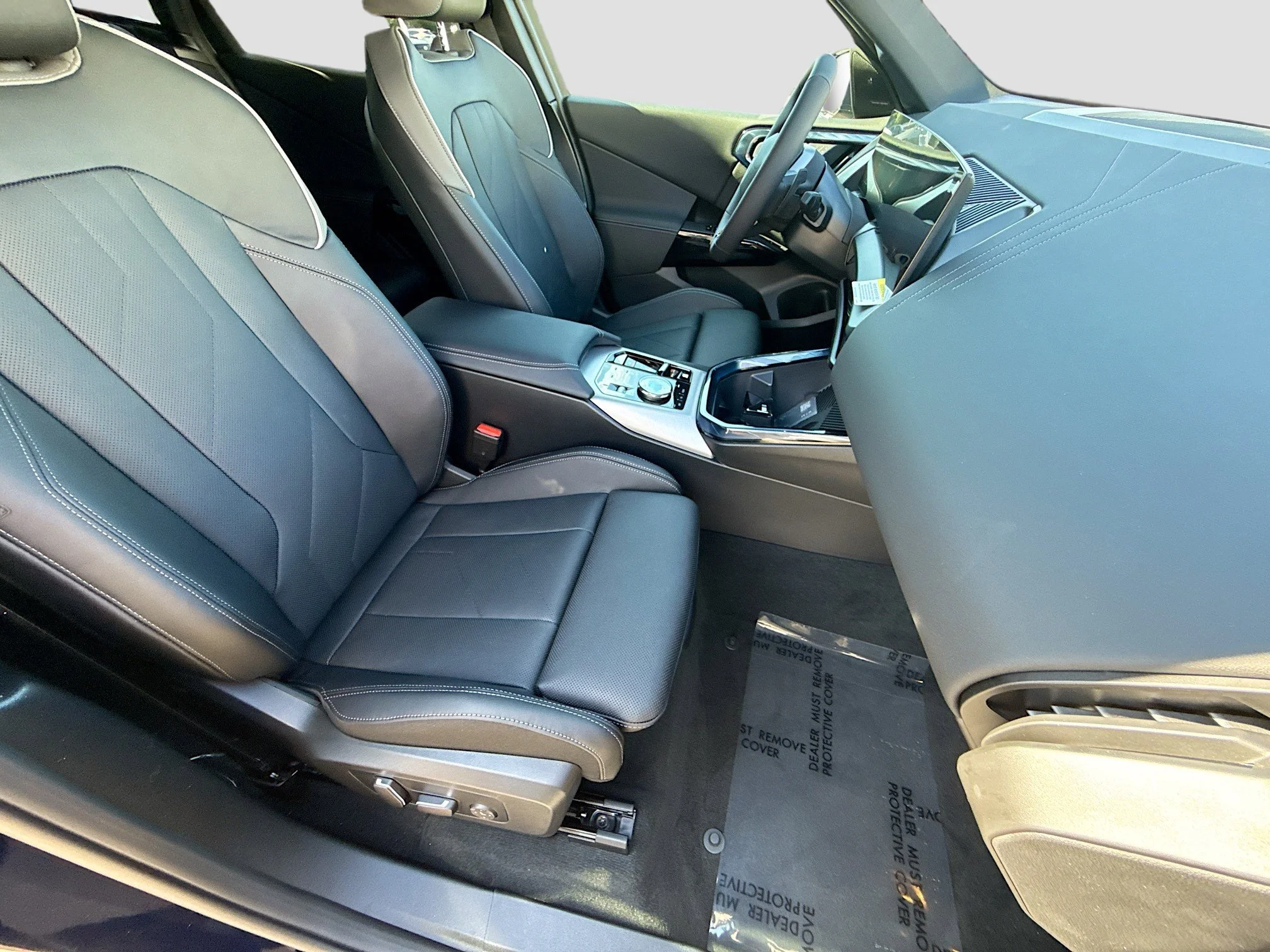 New 2026 Tanzanite Blue II Metallic BMW 30 xDrive image 15