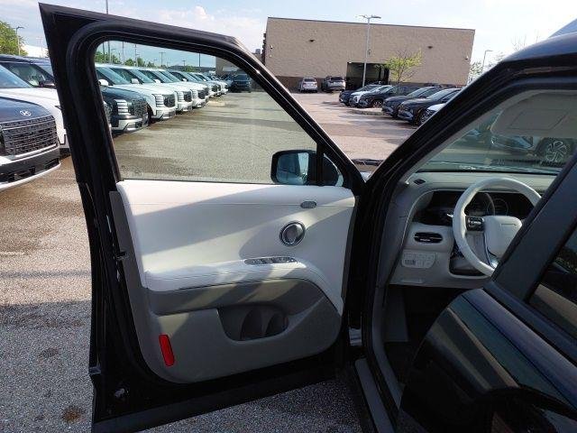 New 2026 Abyss Black Hyundai Blue SEL Premium image 30