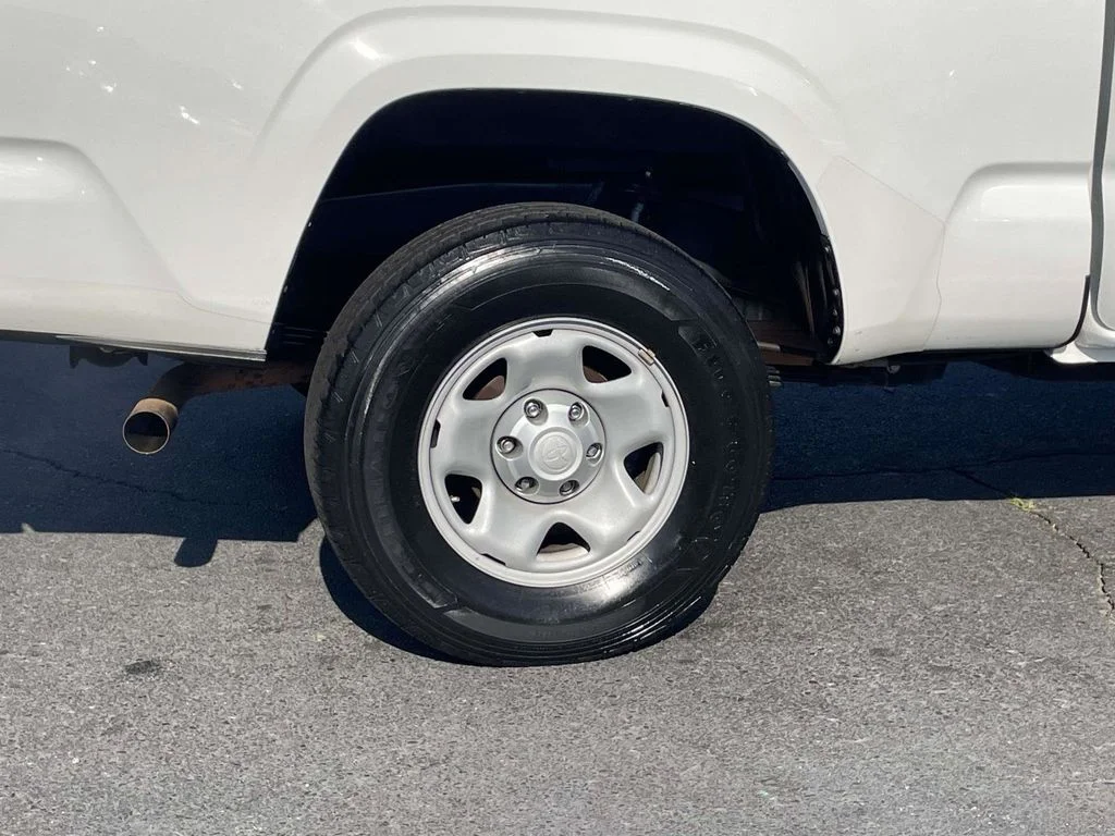Certified Used 2022 White Toyota SR image 9