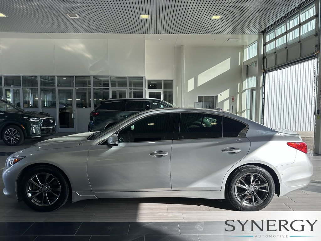 Used 2017 Liquid Platinum INFINITI 3.0t Signature Edition image 11