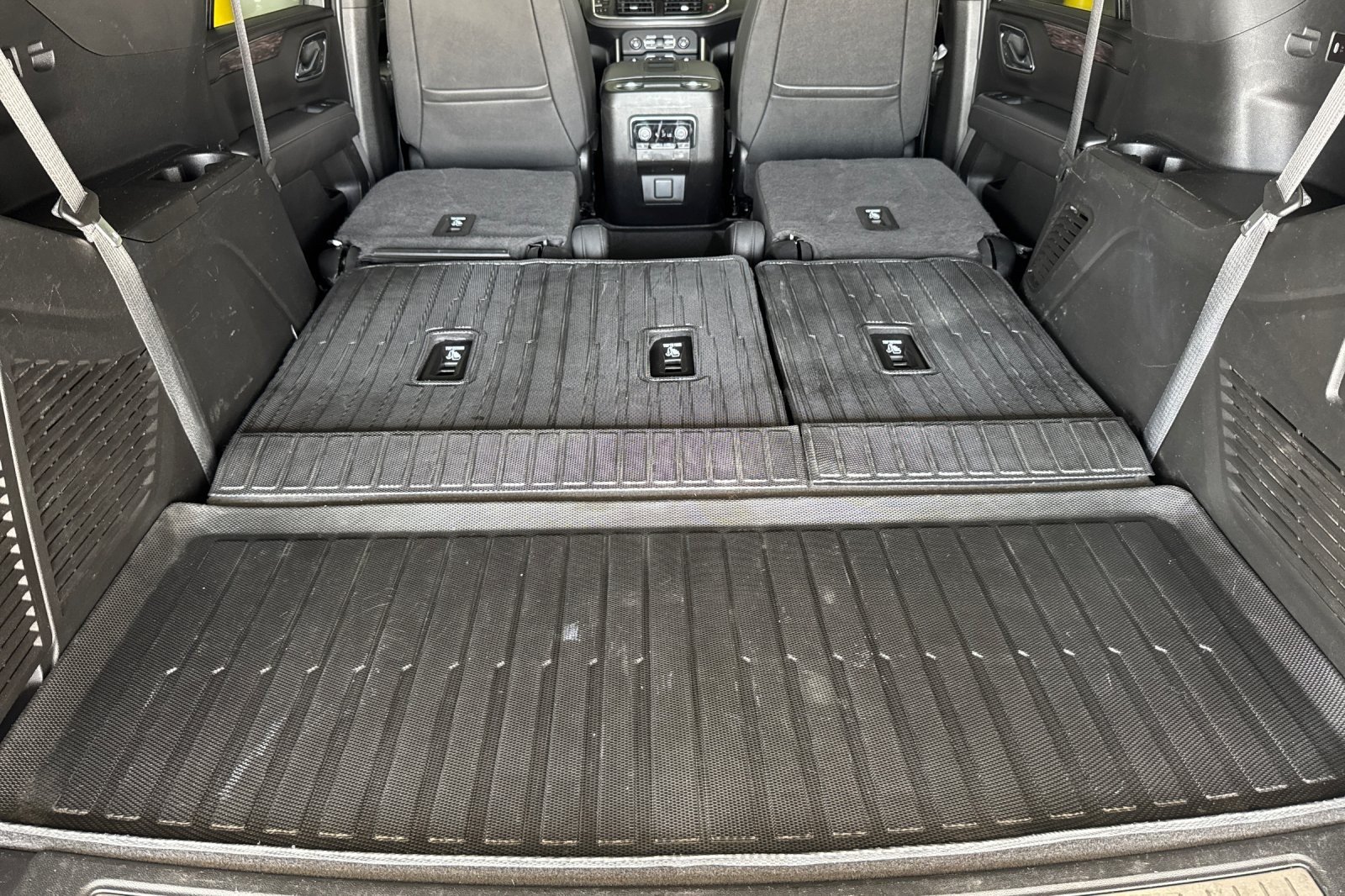 Used 2024 Black Chevrolet Z71 image 15