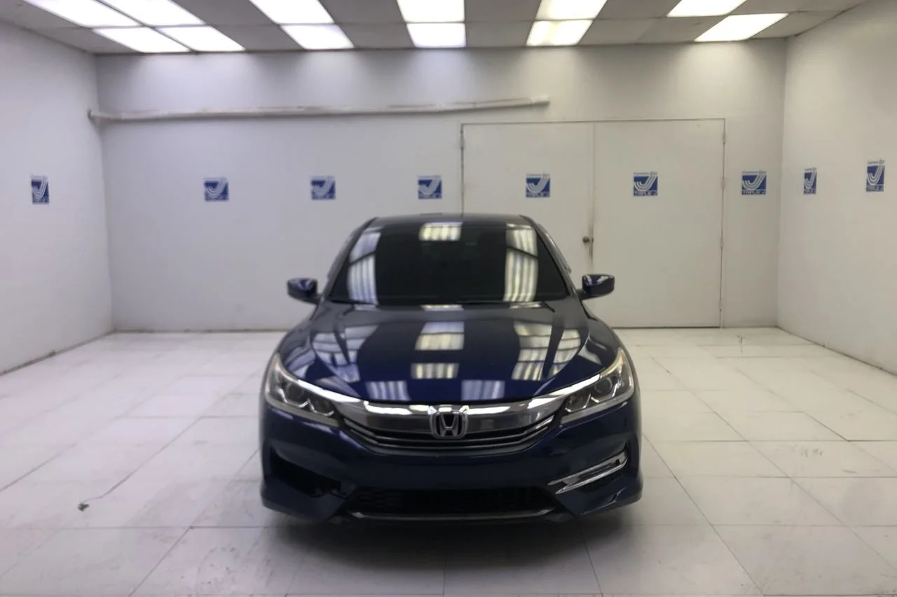 Used 2017 Obsidian Blue Pearl Honda Sport image 2
