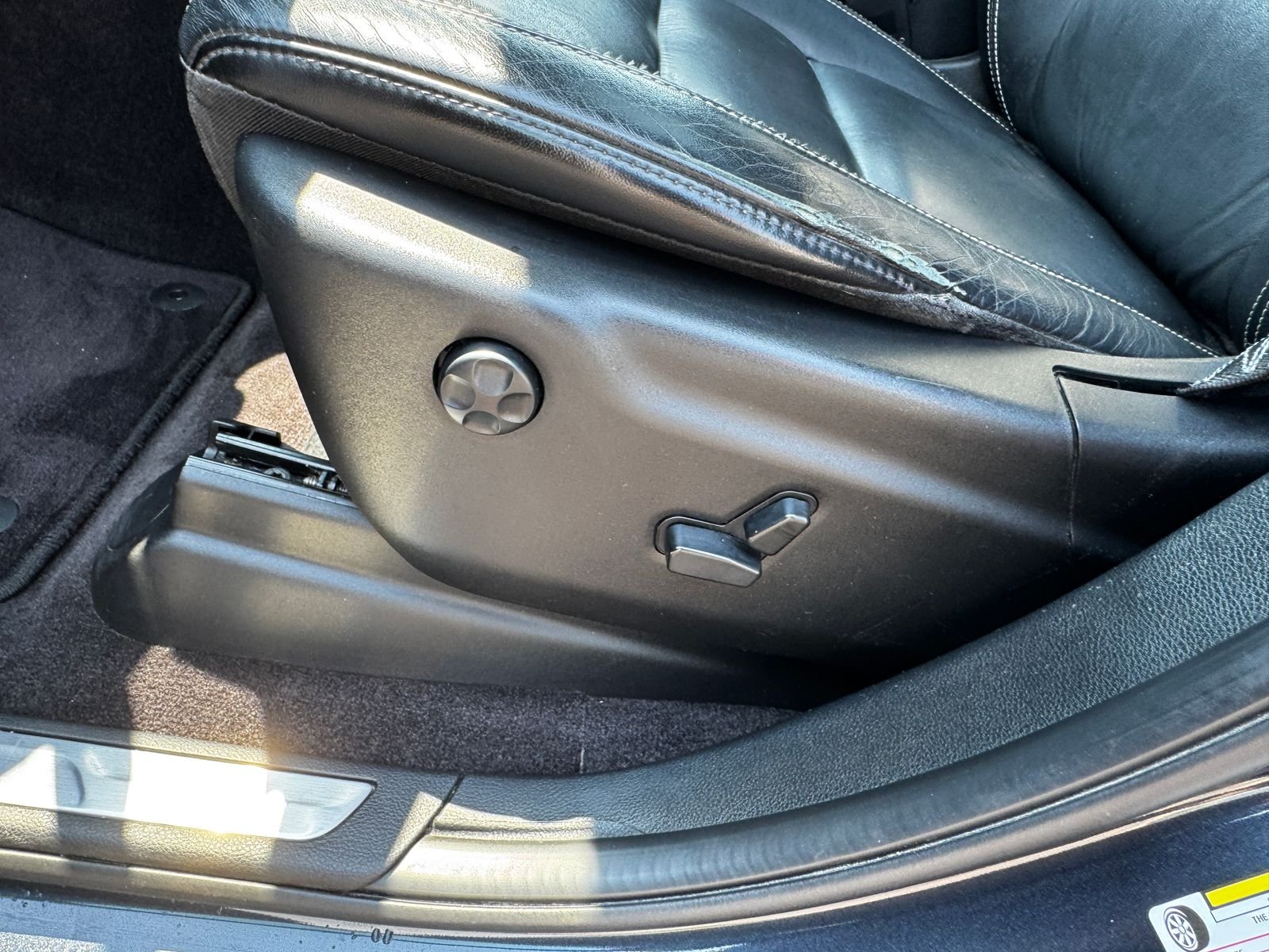 Used 2016 Steel Metallic JEEP Limited image 15