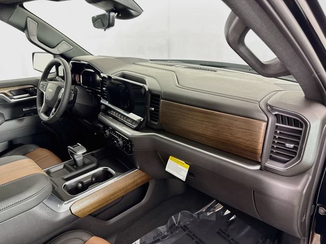 New 2026 Black Chevrolet High Country image 31