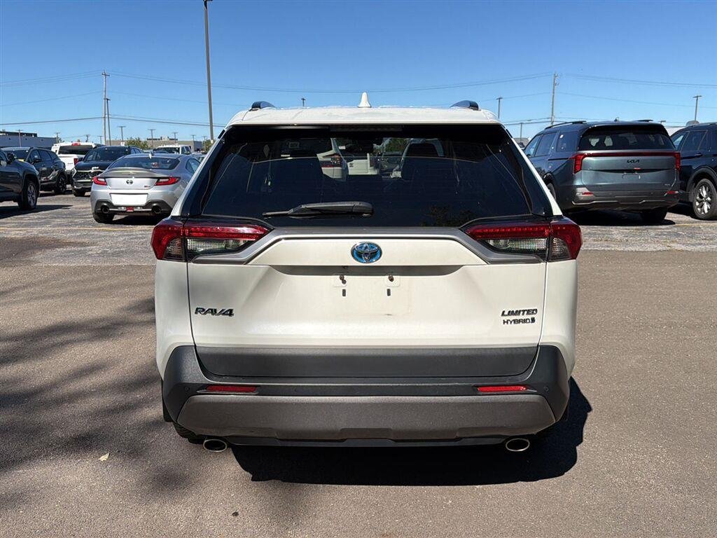 Used 2019 Blizzard Pearl Toyota Limited image 9