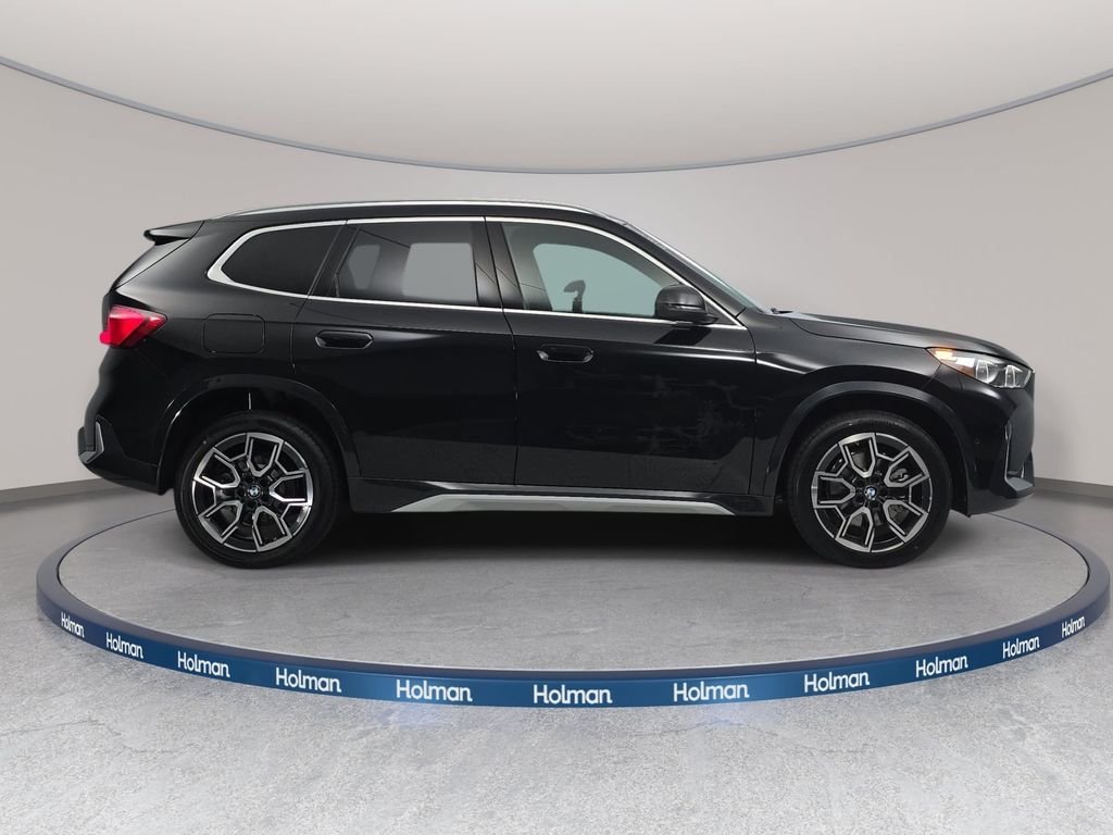 New 2026 Black Sapphire Metallic BMW xDrive28i image 4