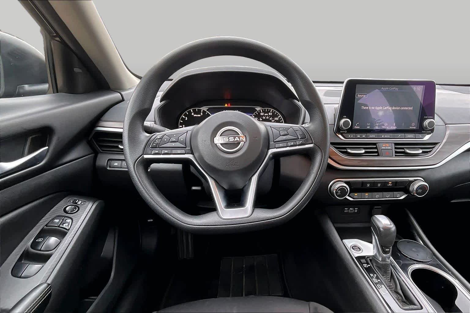 Used 2024 Super Black Nissan 2.5 SV image 5