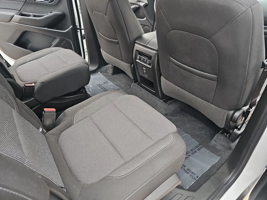 Used 2022 White Chevrolet LT image 11