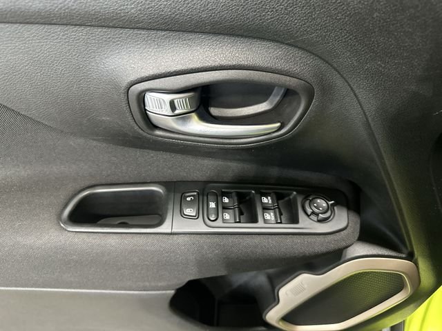 Used 2017 Hypergreen Clearcoat Jeep Latitude image 19