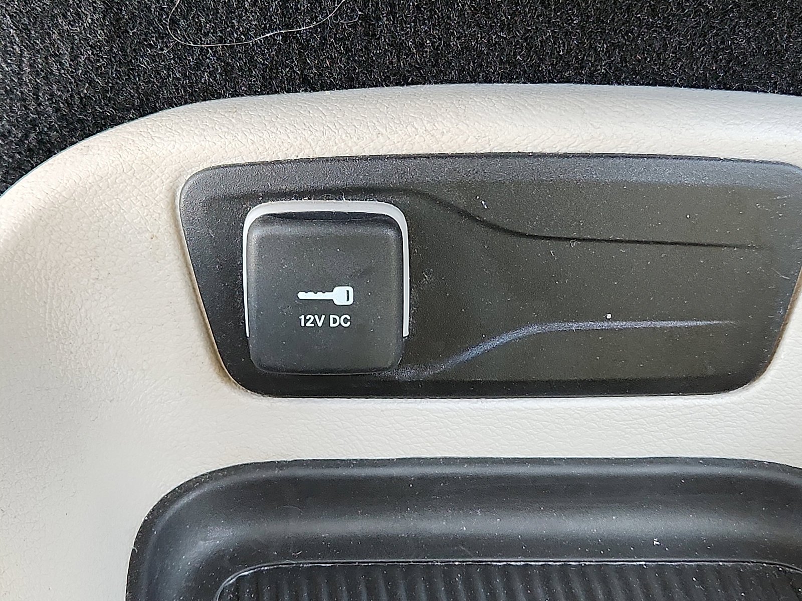 Used 2024 Brilliant Black Crystal Pearlcoat Chrysler Hybrid Select image 24