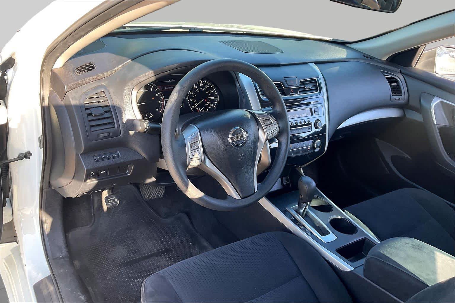 Used 2015 Pearl White Nissan 2.5 S image 15