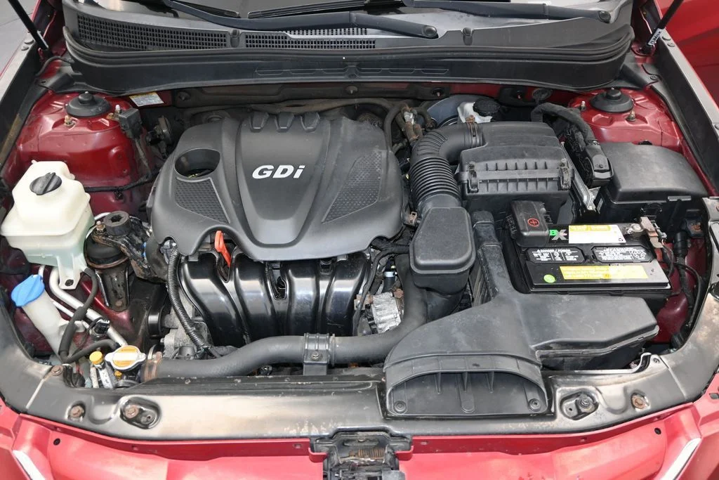 Used 2011 Red Hyundai GLS image 25