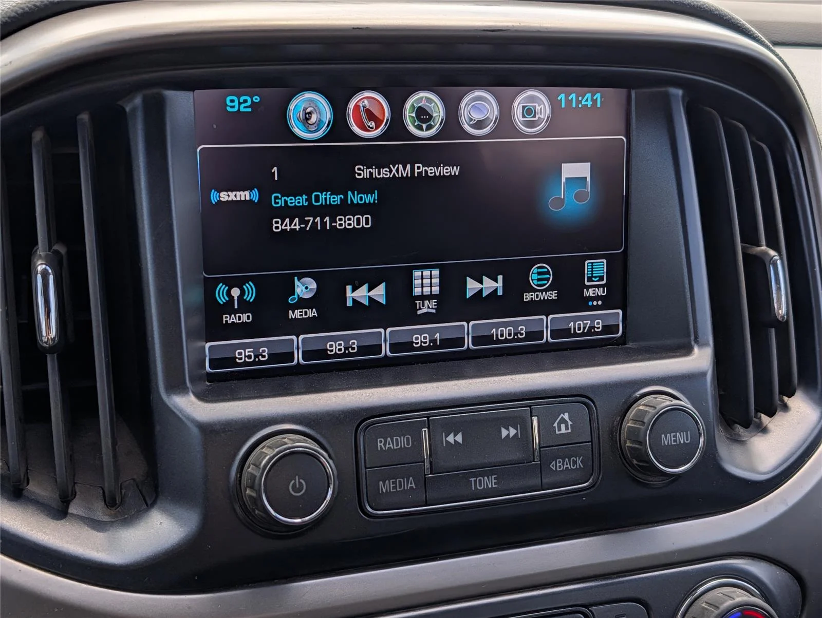 Used 2018 SATIN STEEL METALLIC Chevrolet 4WD Z71 image 16