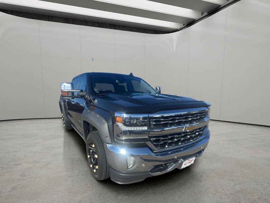 Used 2018 GRAPHITE METALLIC Chevrolet LTZ image 7