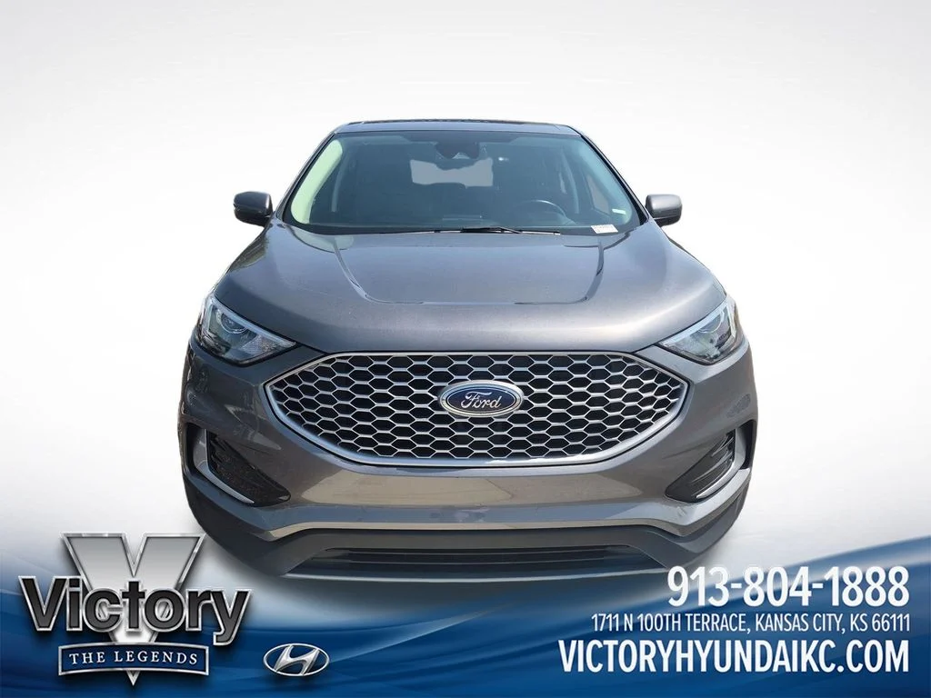 Used 2024 Gray Ford SEL image 10