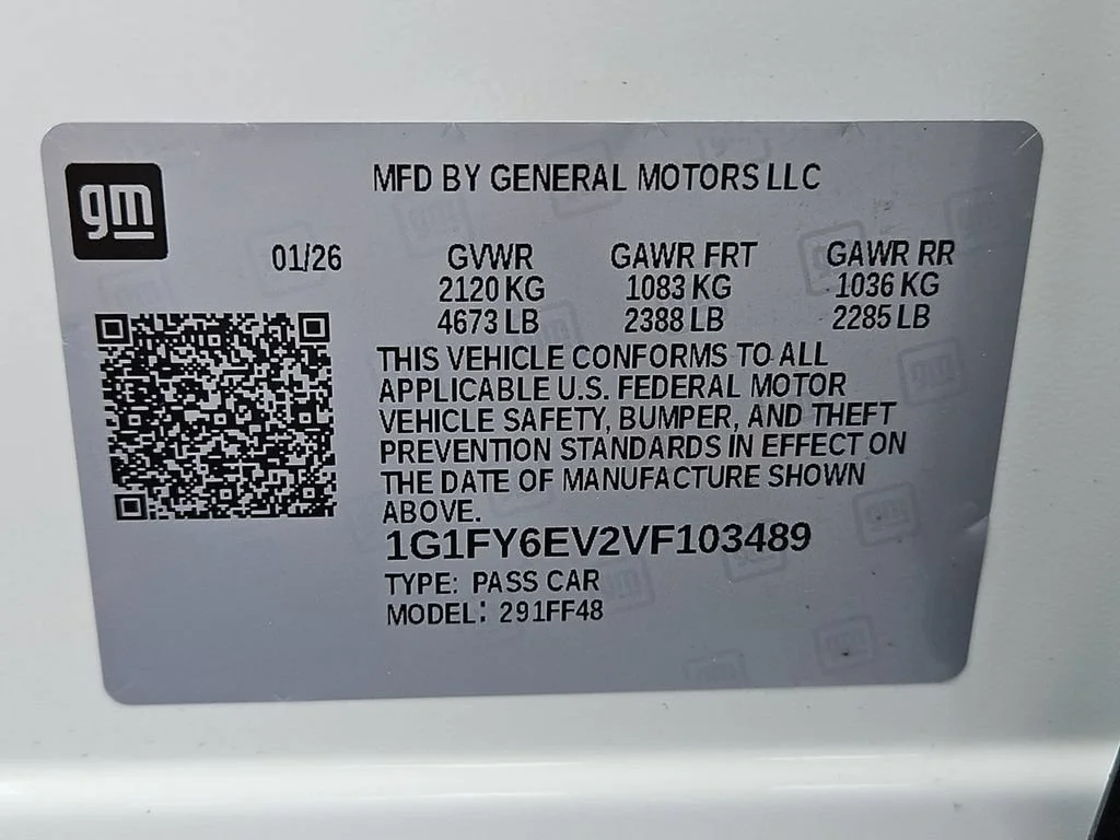 New 2027 Summit White Chevrolet LT image 24