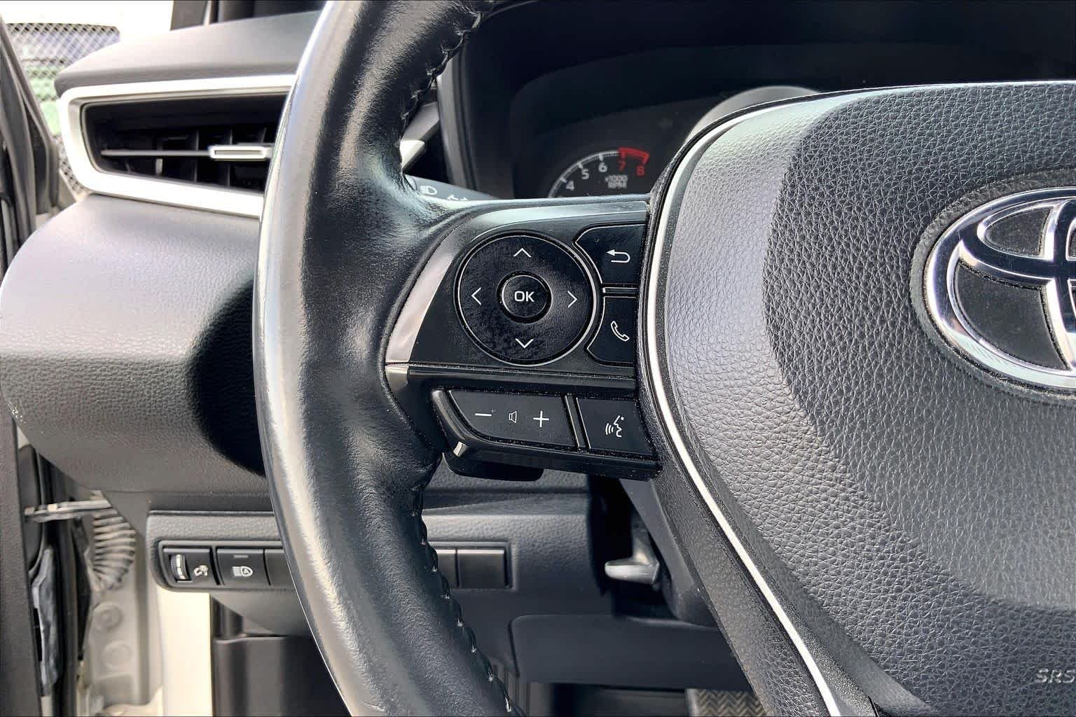 Used 2020 Classic Silver Metallic Toyota SE image 23