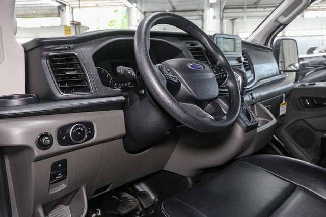 Used 2025  Ford Base image 17