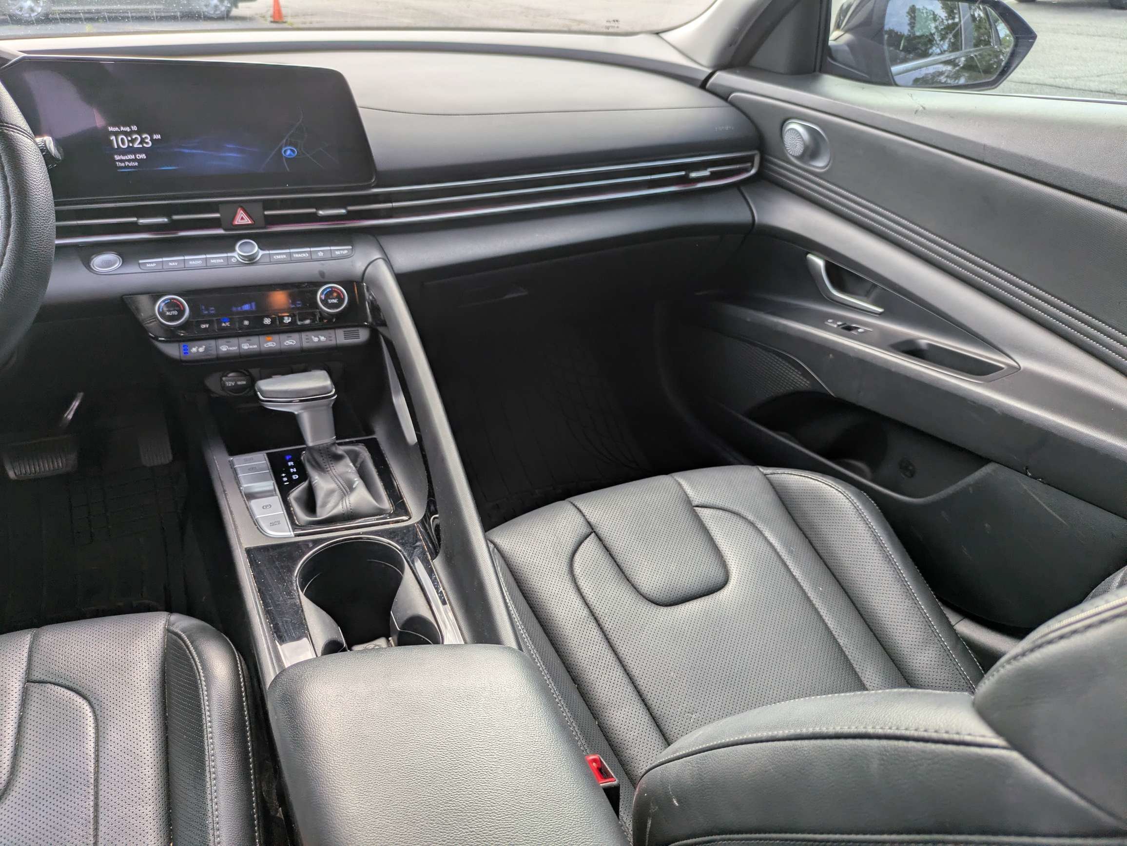 Used 2023 Black Hyundai Limited image 12