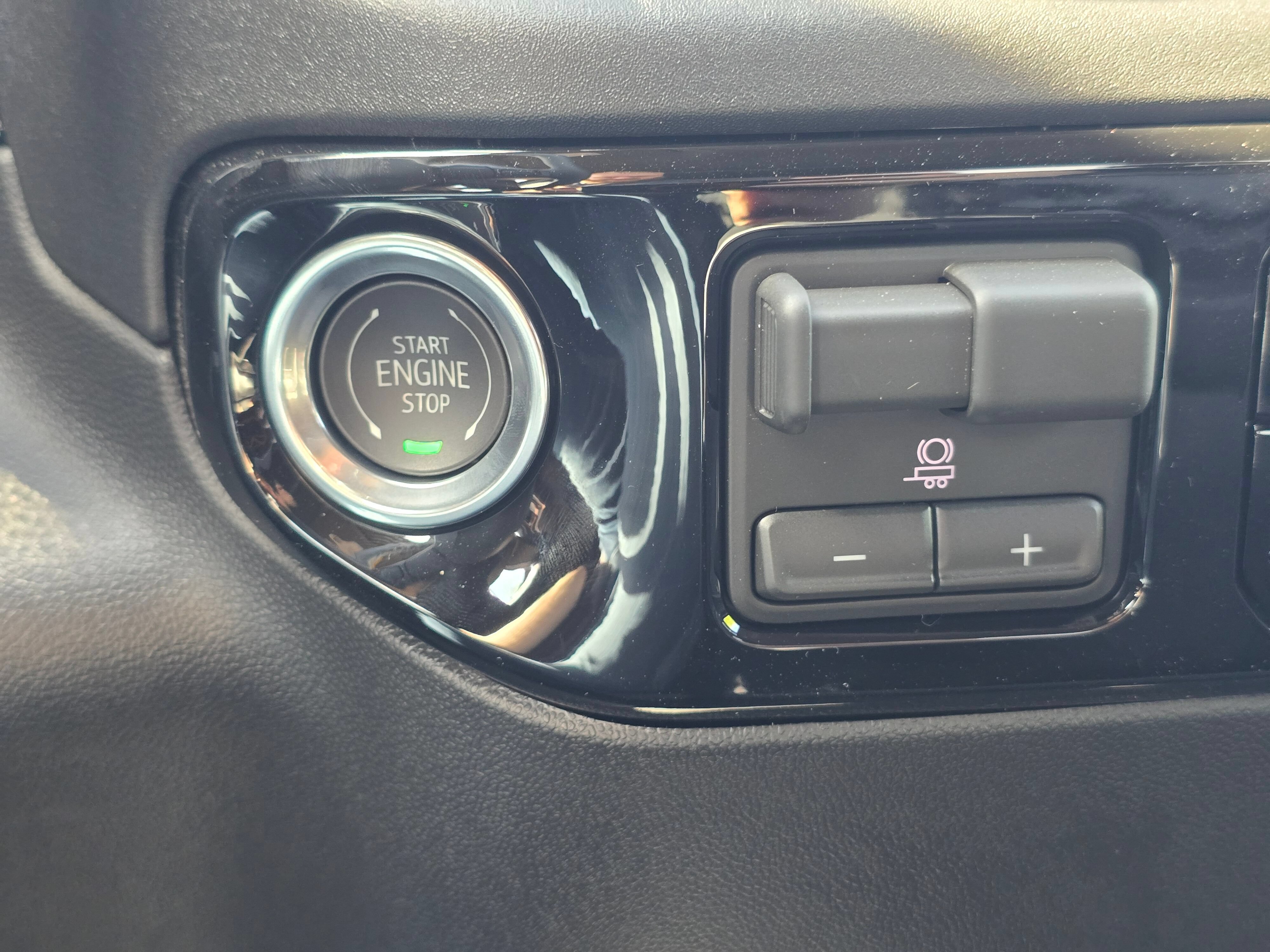 New 2026 Onyx Black GMC Elevation image 20
