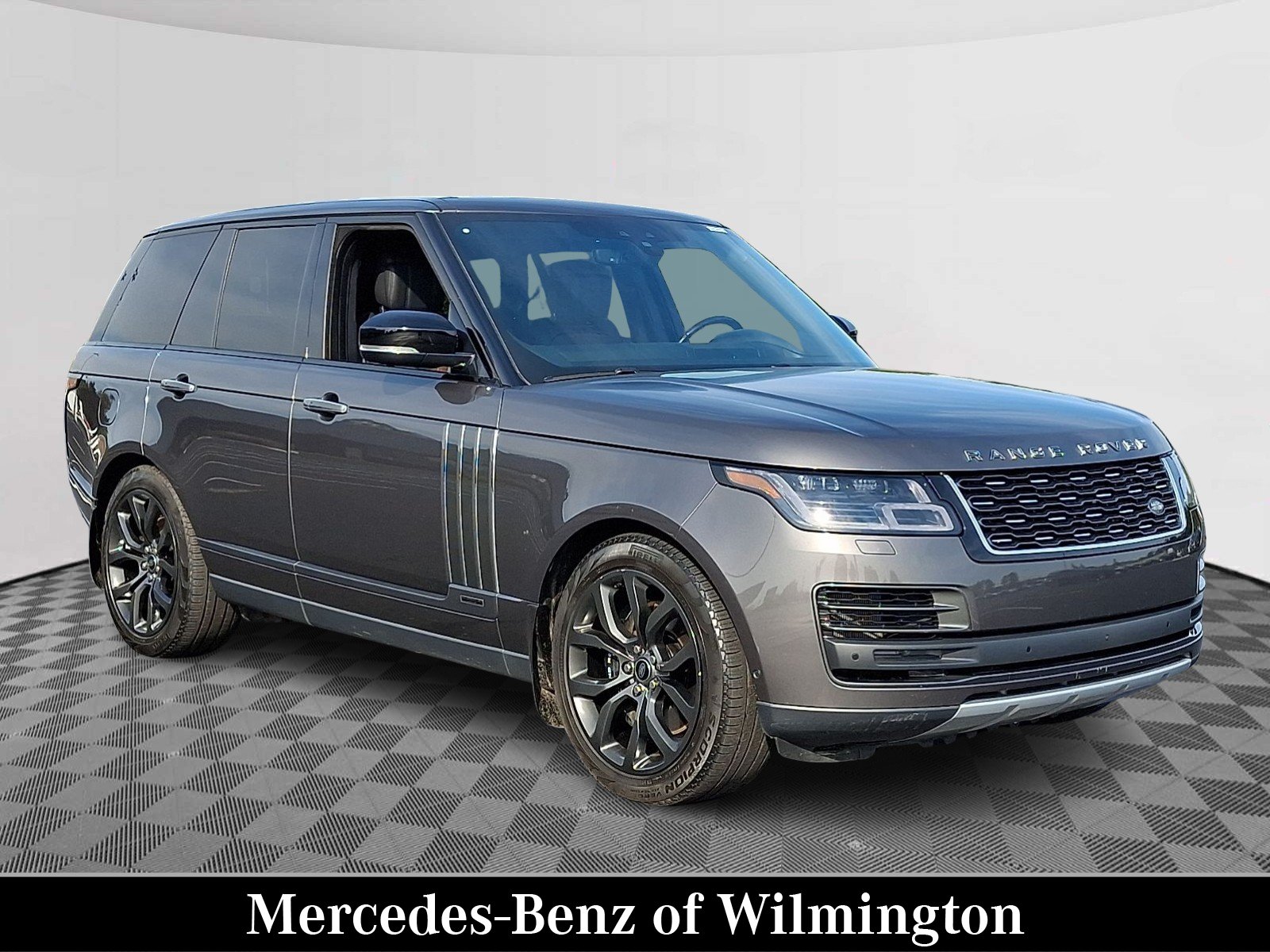Used 2021 Eiger Grey Metallic - 1DF Land Rover SVAutobiography Dynamic image 1