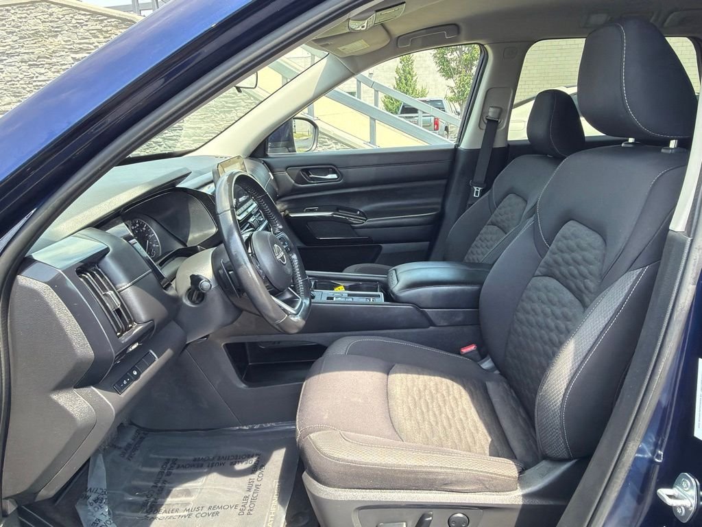 Used 2022 Blue Nissan SV image 10