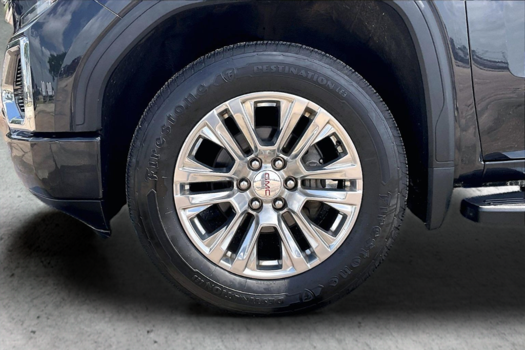 Used 2020 Black GMC Denali image 31