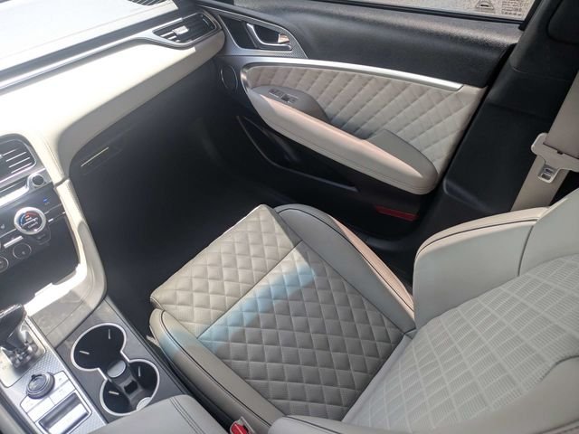 Used 2023 White Genesis 3.3T image 16