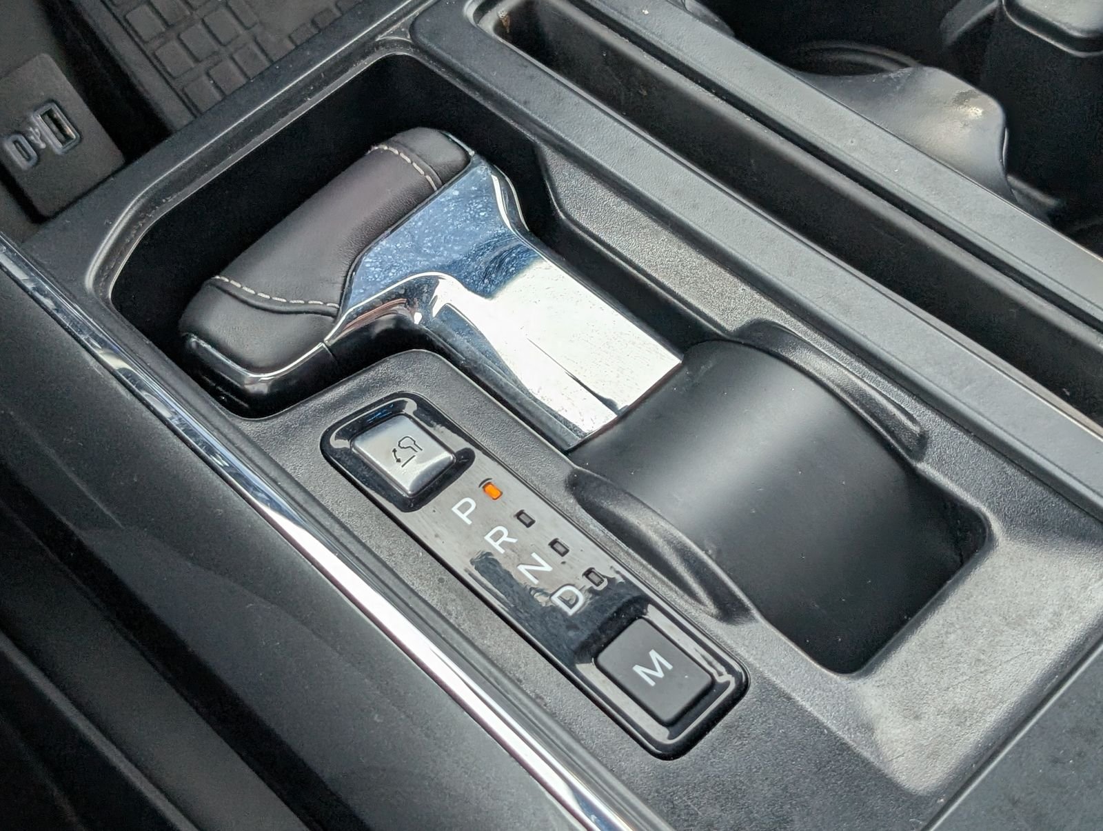 Used 2022 Oxford White Ford Lariat image 25