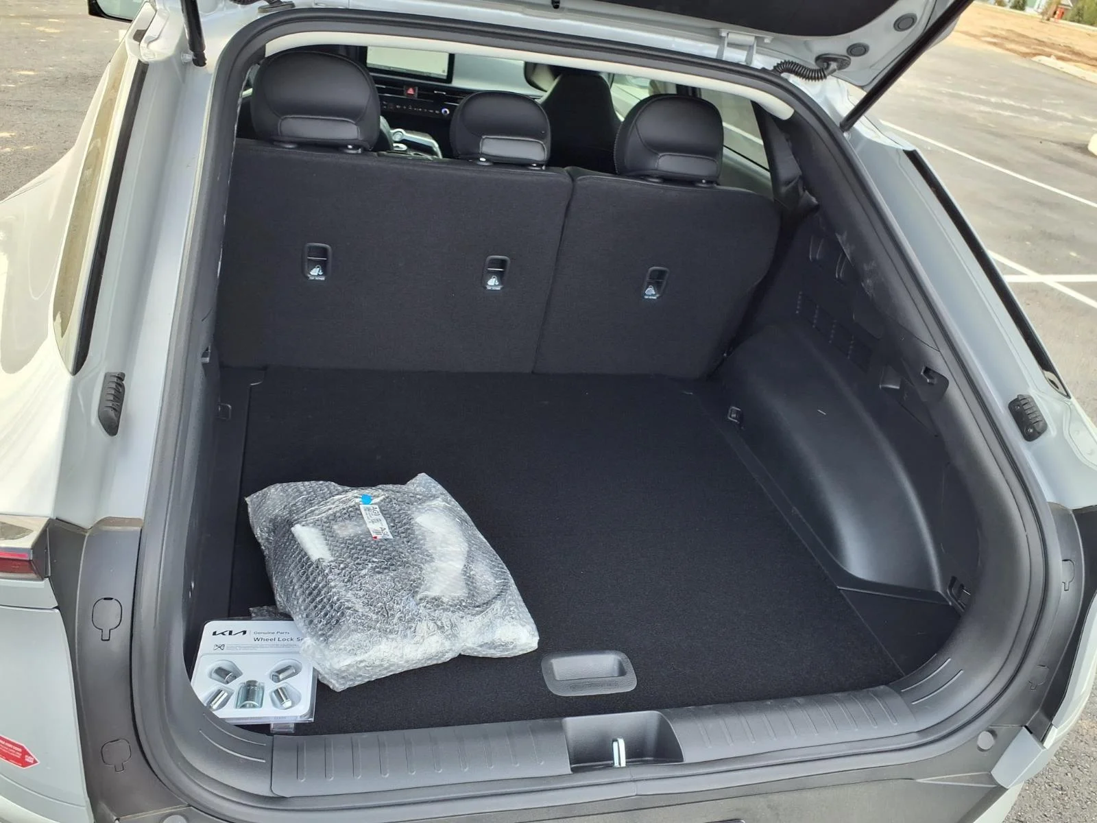 New 2026 Wolf Gray Kia LIGHT image 20