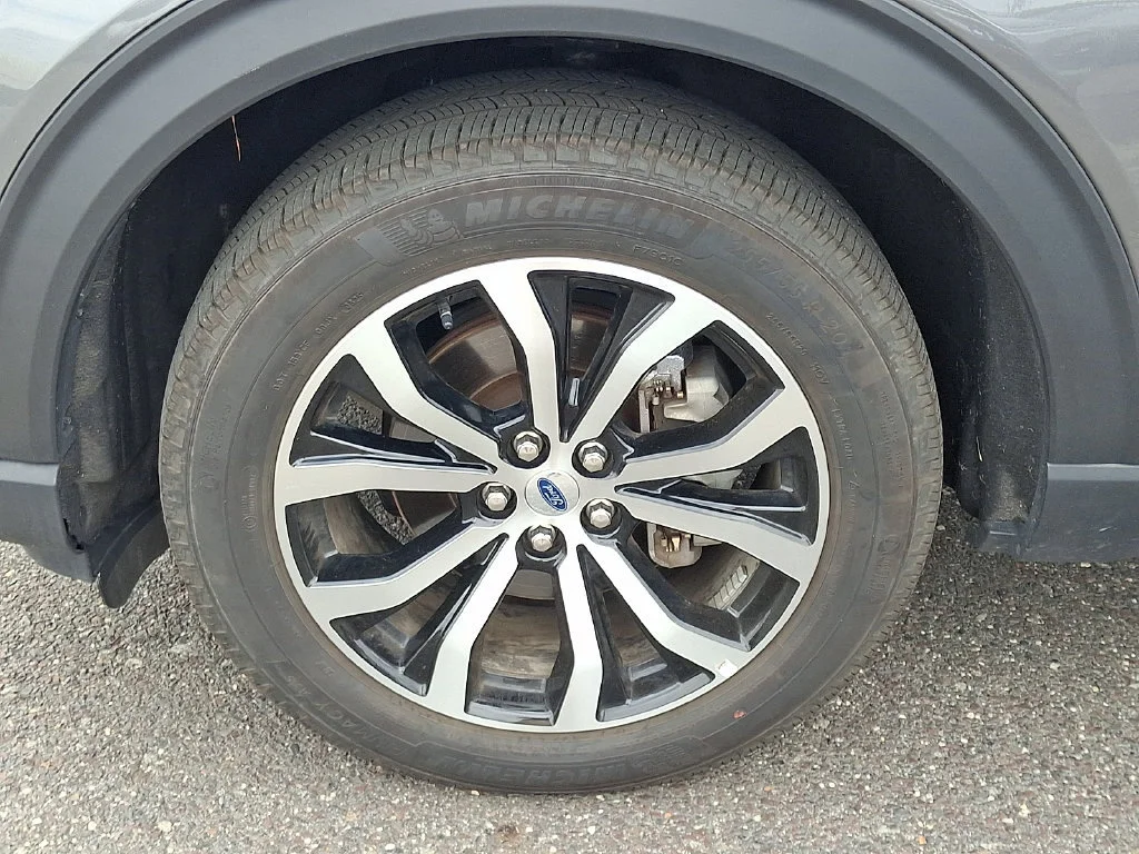 Used 2025 Carbonized Gray Ford ST-Line image 29