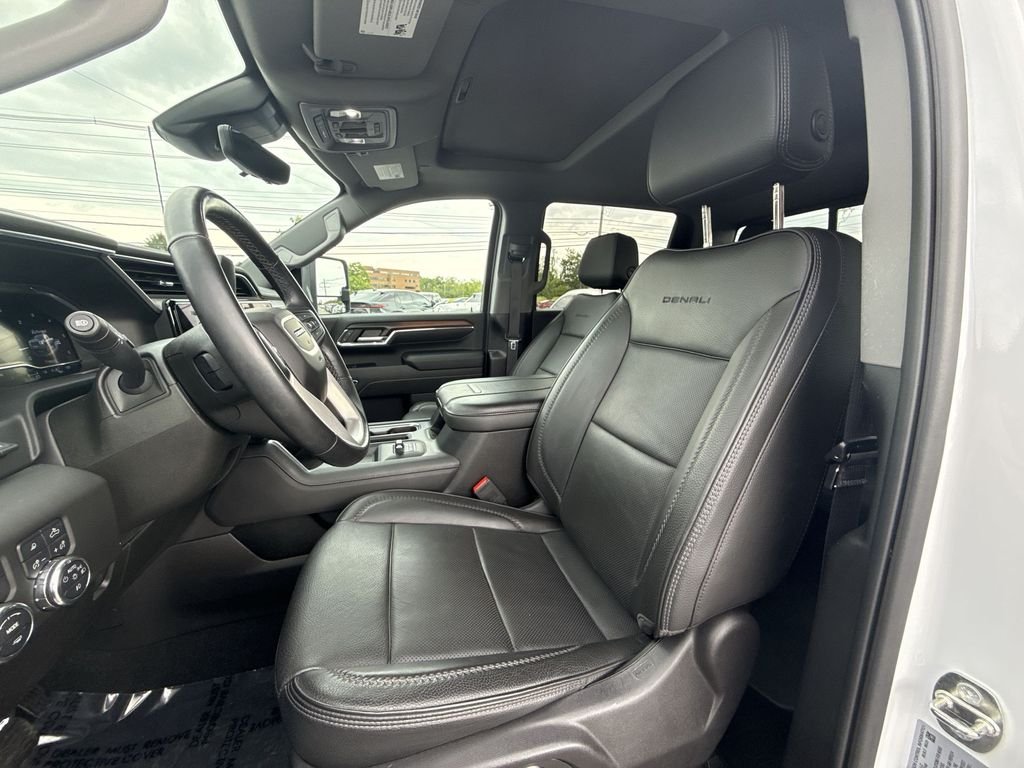 Used 2024 White GMC Denali image 11